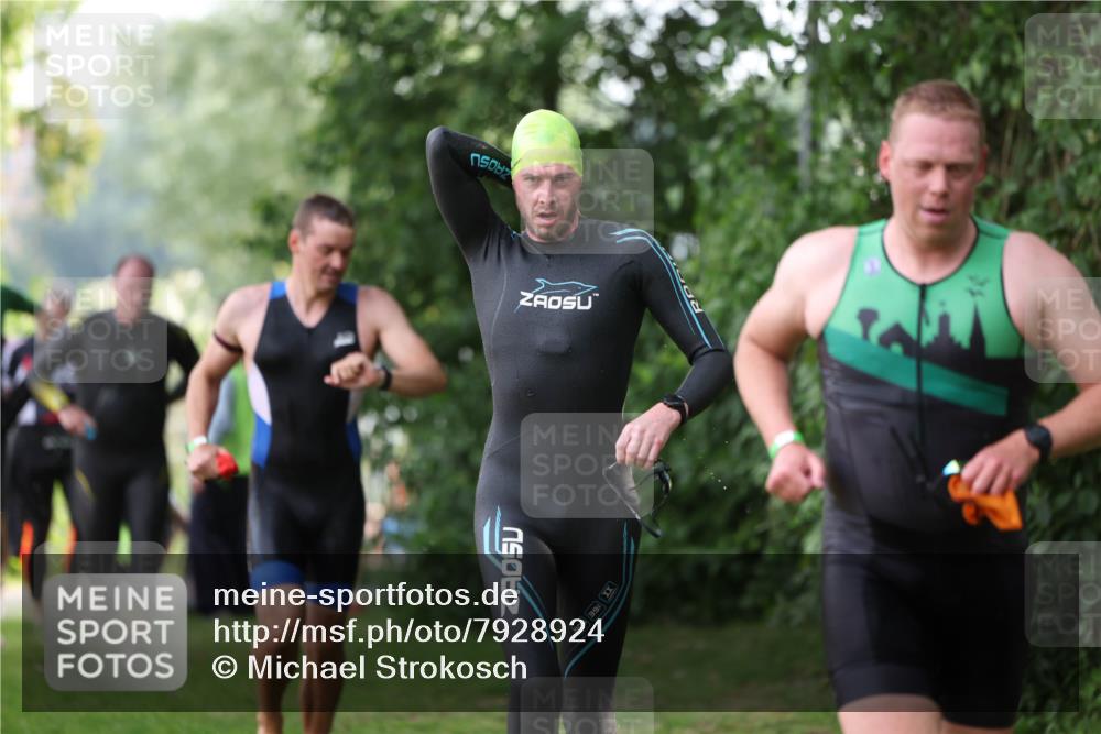 15.06.2025 - 7 Türme Triathlon Michael Strokosch http://msf.ph/oto/7928924 15.06.2025 09:25:27 Schwimmen 16, 56, 57, 58, 59, 60 meine-sportfotos.de