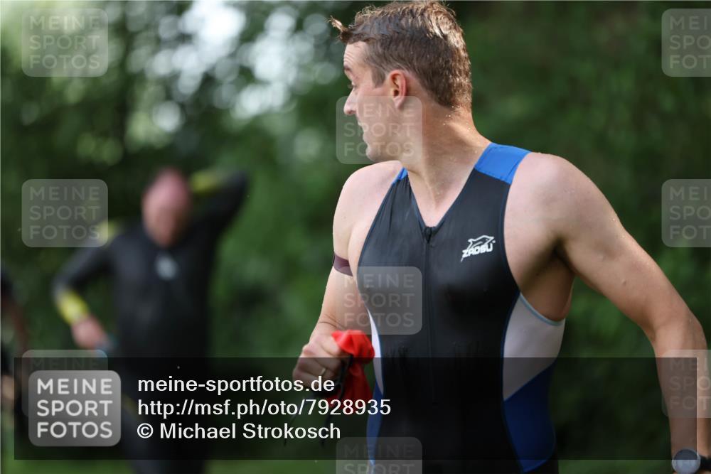15.06.2025 - 7 Türme Triathlon Michael Strokosch http://msf.ph/oto/7928935 15.06.2025 09:25:30 Schwimmen 16, 56, 57, 58, 59, 60, 77 meine-sportfotos.de