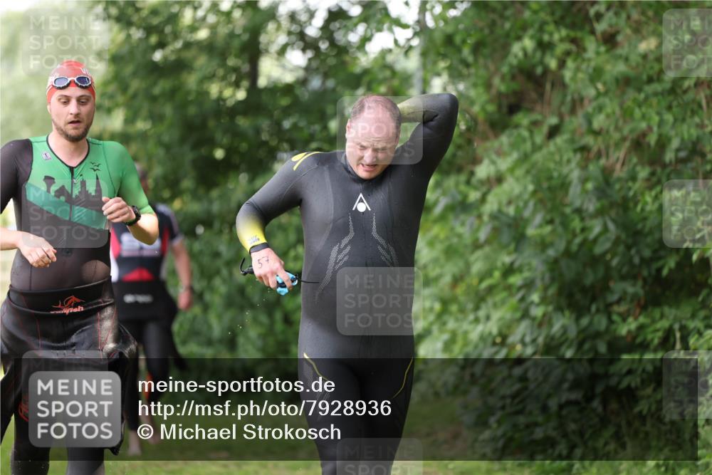 15.06.2025 - 7 Türme Triathlon Michael Strokosch http://msf.ph/oto/7928936 15.06.2025 09:25:31 Schwimmen 16, 56, 57, 58, 59, 60, 77 meine-sportfotos.de