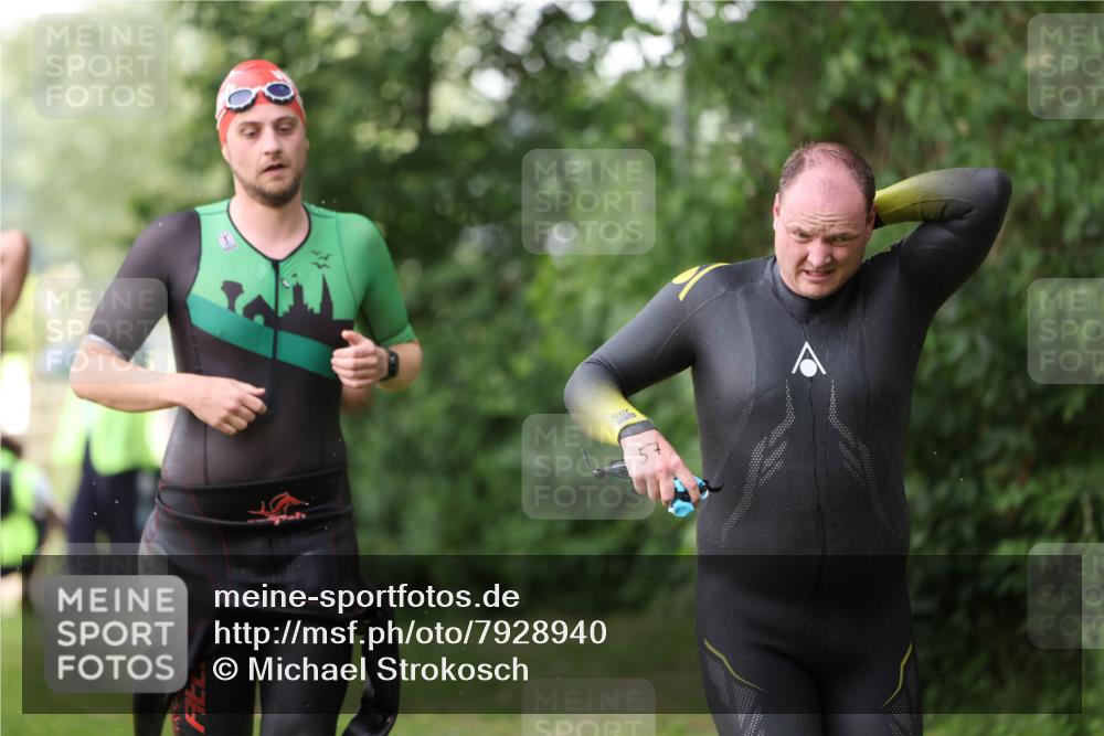 15.06.2025 - 7 Türme Triathlon Michael Strokosch http://msf.ph/oto/7928940 15.06.2025 09:25:32 Schwimmen 16, 56, 57, 58, 59, 60, 77 meine-sportfotos.de