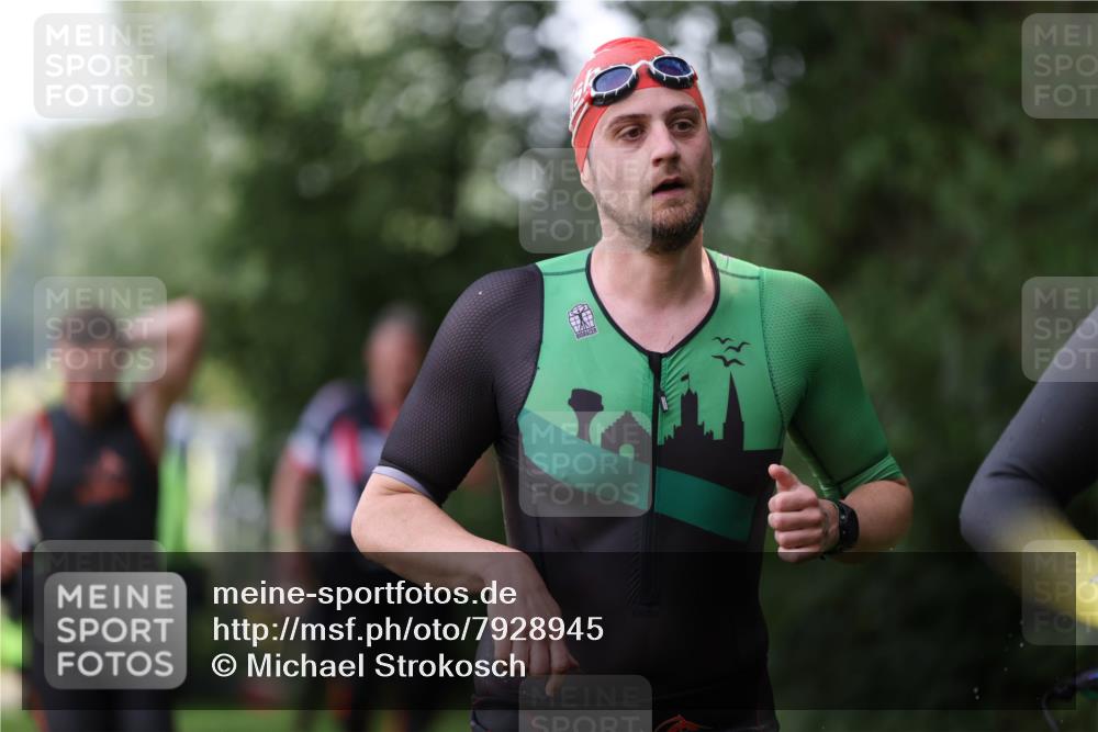 15.06.2025 - 7 Türme Triathlon Michael Strokosch http://msf.ph/oto/7928945 15.06.2025 09:25:33 Schwimmen 16, 56, 57, 58, 59, 60, 77 meine-sportfotos.de