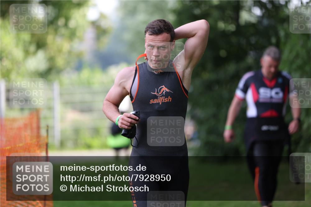 15.06.2025 - 7 Türme Triathlon Michael Strokosch http://msf.ph/oto/7928950 15.06.2025 09:25:35 Schwimmen 16, 19, 56, 57, 58, 59, 60, 77 meine-sportfotos.de