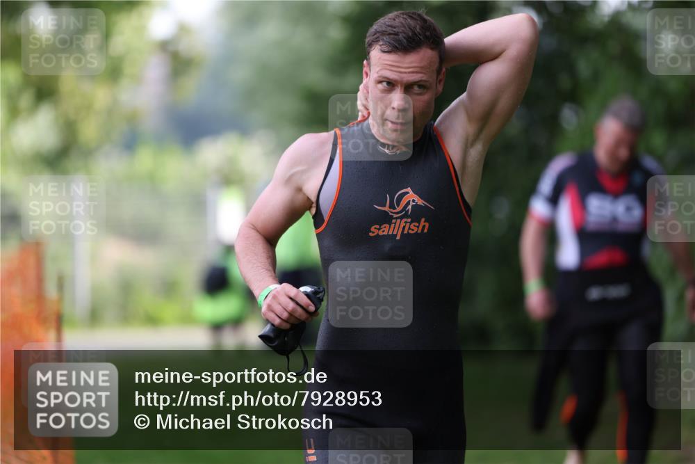 15.06.2025 - 7 Türme Triathlon Michael Strokosch http://msf.ph/oto/7928953 15.06.2025 09:25:36 Schwimmen 16, 19, 56, 57, 58, 59, 60, 77 meine-sportfotos.de