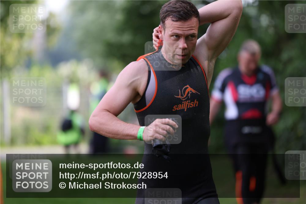 15.06.2025 - 7 Türme Triathlon Michael Strokosch http://msf.ph/oto/7928954 15.06.2025 09:25:36 Schwimmen 16, 19, 56, 57, 58, 59, 60, 77 meine-sportfotos.de