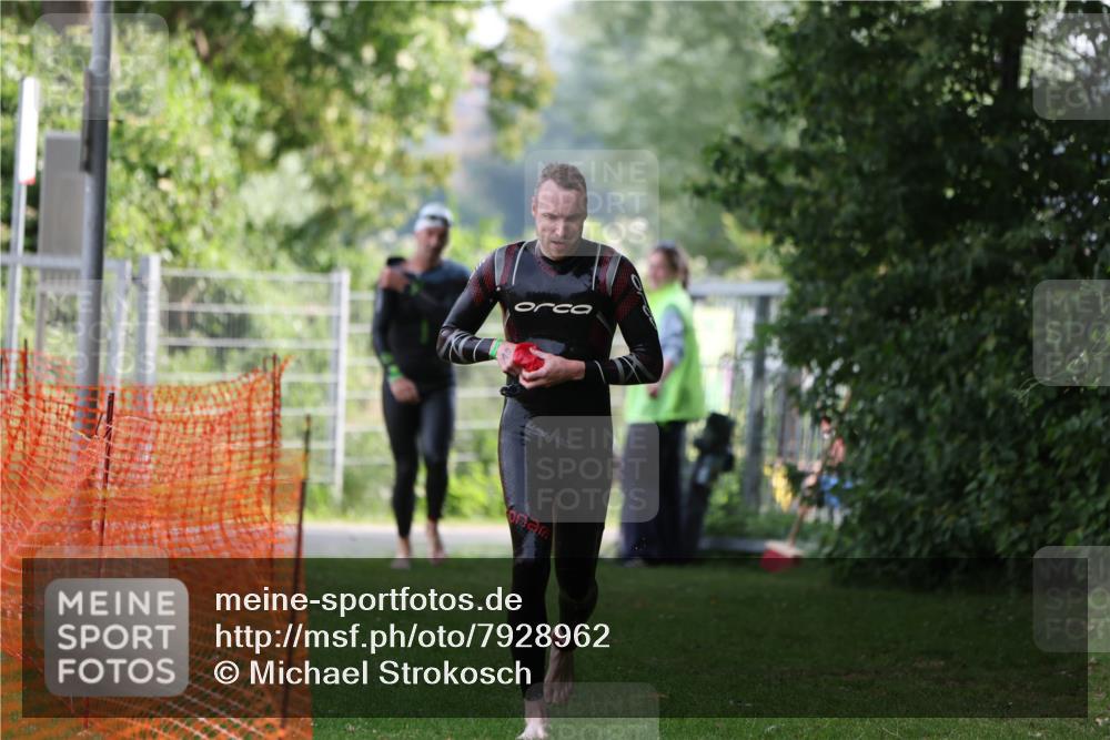 15.06.2025 - 7 Türme Triathlon Michael Strokosch http://msf.ph/oto/7928962 15.06.2025 09:25:50 Schwimmen 2, 16, 19, 41, 42, 44, 45, 77 meine-sportfotos.de