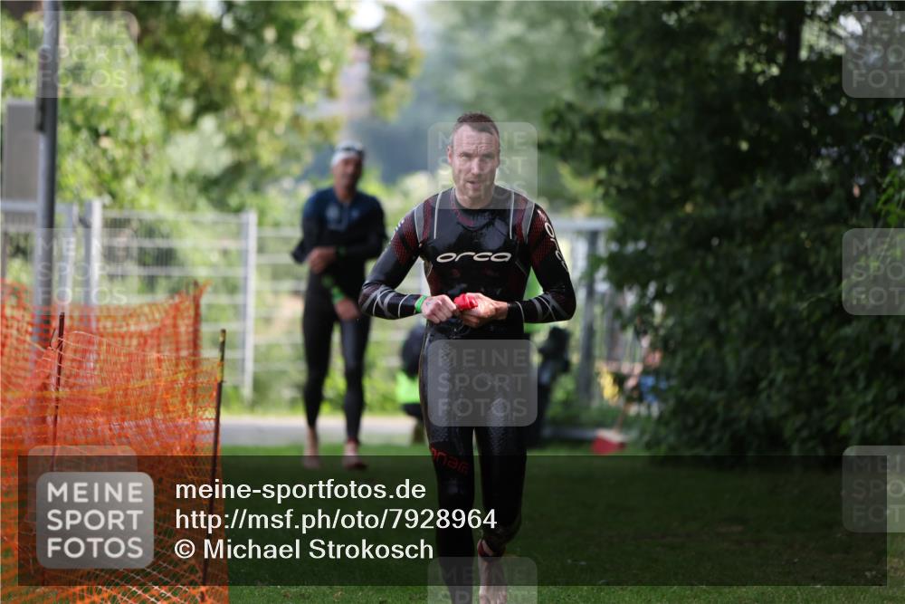 15.06.2025 - 7 Türme Triathlon Michael Strokosch http://msf.ph/oto/7928964 15.06.2025 09:25:51 Schwimmen 2, 4, 16, 19, 41, 42, 44, 45, 77 meine-sportfotos.de