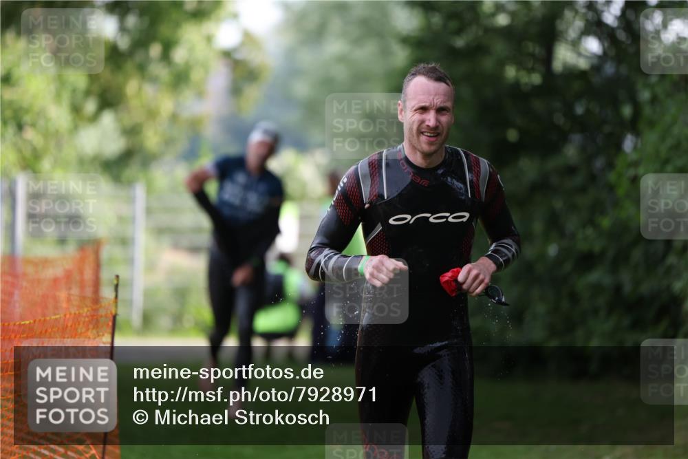 15.06.2025 - 7 Türme Triathlon Michael Strokosch http://msf.ph/oto/7928971 15.06.2025 09:25:52 Schwimmen 2, 4, 19, 41, 42, 44, 45, 77 meine-sportfotos.de