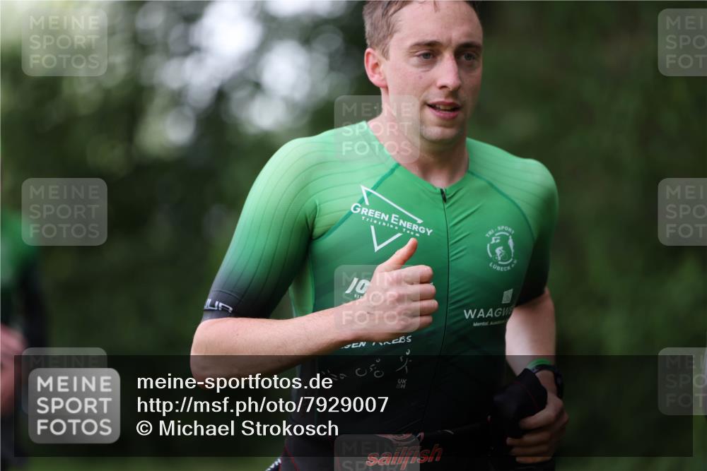 15.06.2025 - 7 Türme Triathlon Michael Strokosch http://msf.ph/oto/7929007 15.06.2025 09:26:09 Schwimmen 4, 41, 42, 44, 45, 66, 67, 68, 69, 70 meine-sportfotos.de