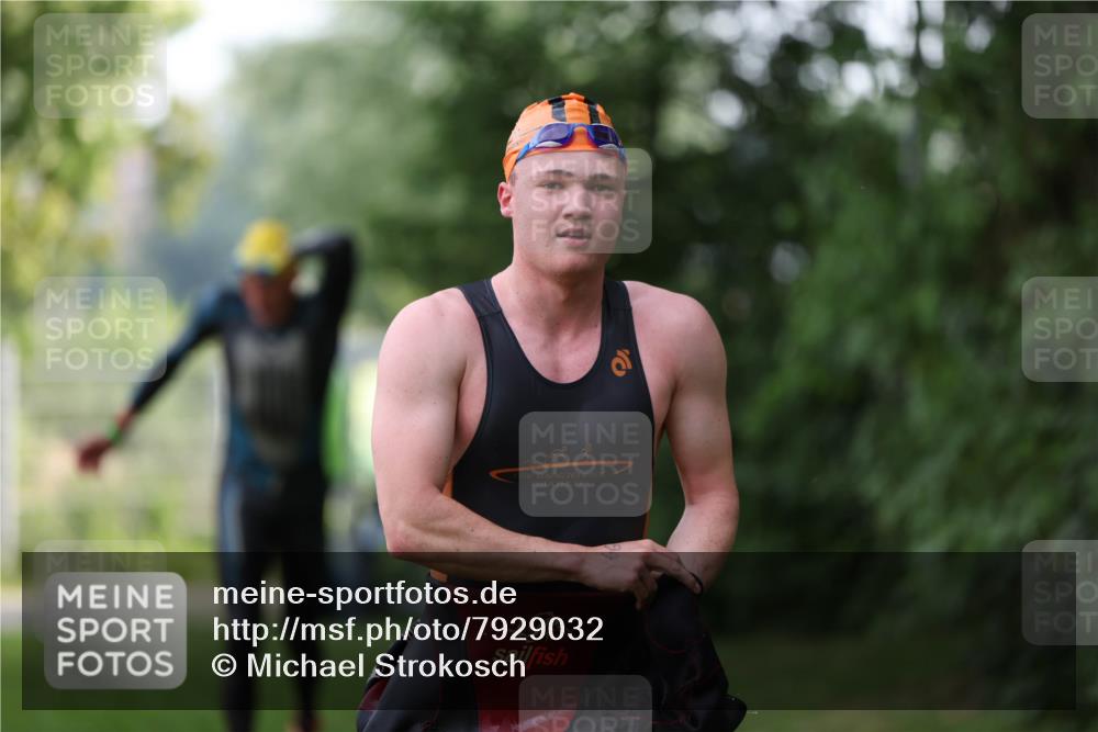 15.06.2025 - 7 Türme Triathlon Michael Strokosch http://msf.ph/oto/7929032 15.06.2025 09:26:18 Schwimmen 4, 44, 66, 67, 68, 69, 70 meine-sportfotos.de