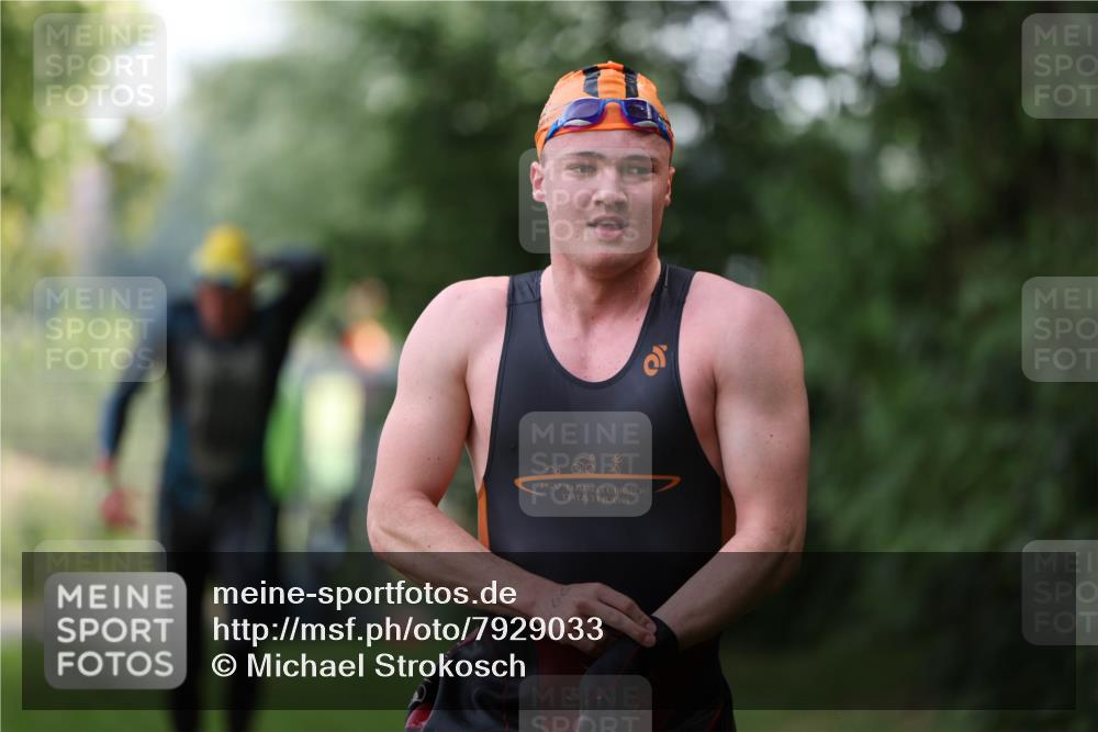 15.06.2025 - 7 Türme Triathlon Michael Strokosch http://msf.ph/oto/7929033 15.06.2025 09:26:18 Schwimmen 4, 44, 66, 67, 68, 69, 70 meine-sportfotos.de