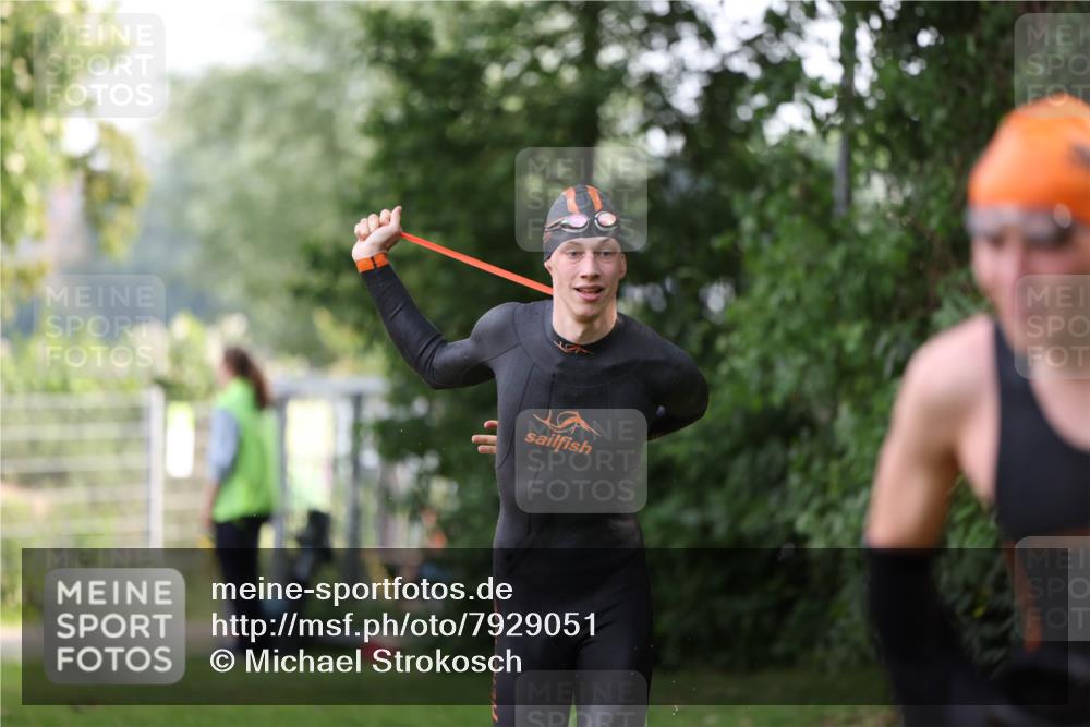15.06.2025 - 7 Türme Triathlon Michael Strokosch http://msf.ph/oto/7929051 15.06.2025 09:26:25 Schwimmen 66, 67, 68, 70 meine-sportfotos.de
