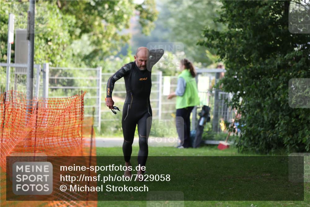 15.06.2025 - 7 Türme Triathlon Michael Strokosch http://msf.ph/oto/7929058 15.06.2025 09:26:51 Schwimmen 5, 53, 54, 55 meine-sportfotos.de