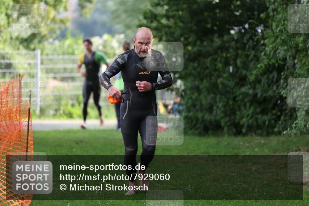 15.06.2025 - 7 Türme Triathlon Michael Strokosch http://msf.ph/oto/7929060 15.06.2025 09:26:53 Schwimmen 5, 53, 54, 55 meine-sportfotos.de