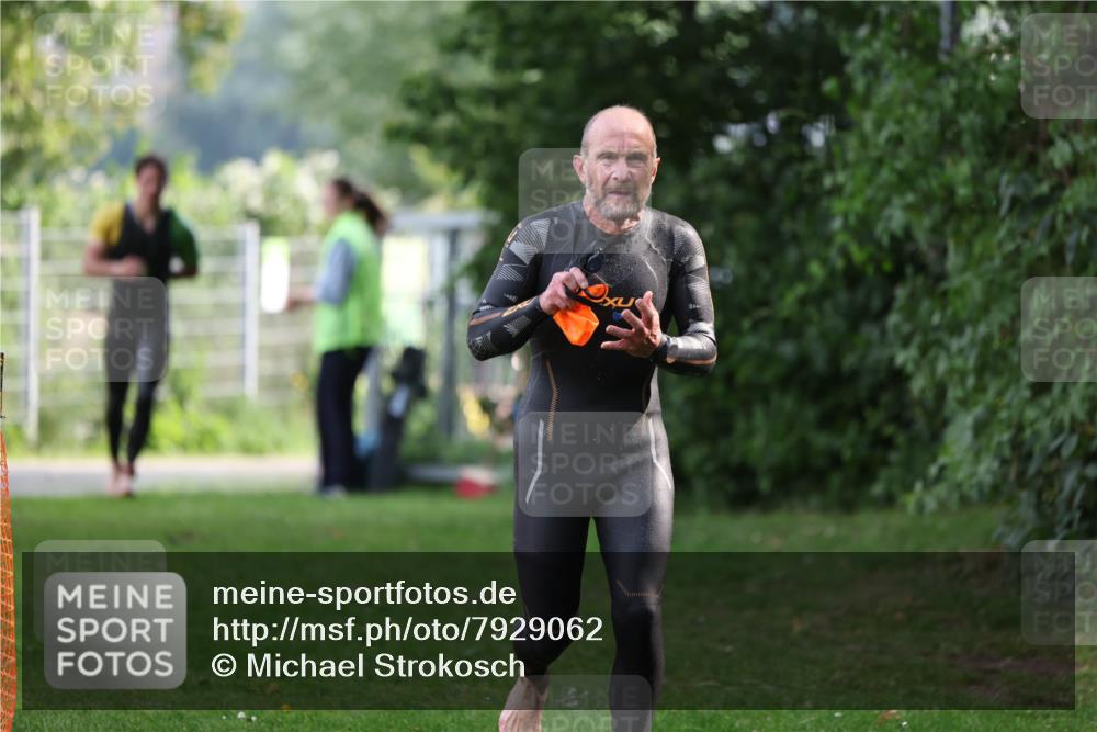 15.06.2025 - 7 Türme Triathlon Michael Strokosch http://msf.ph/oto/7929062 15.06.2025 09:26:54 Schwimmen 5, 53, 54, 55 meine-sportfotos.de