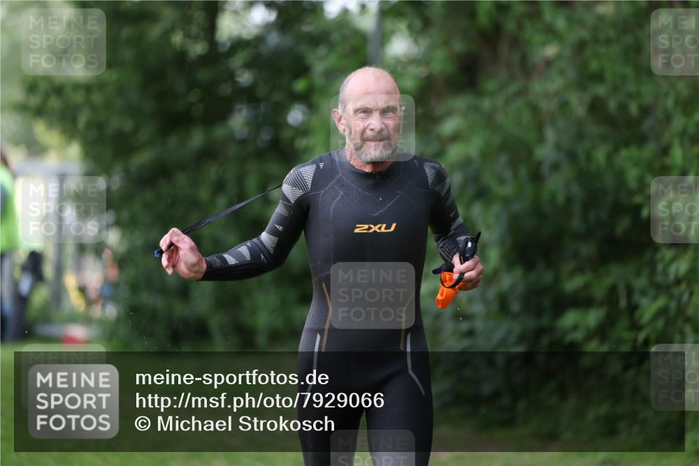 15.06.2025 - 7 Türme Triathlon Michael Strokosch http://msf.ph/oto/7929066 15.06.2025 09:26:55 Schwimmen 5, 53, 54, 55 meine-sportfotos.de