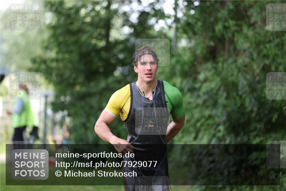 15.06.2025 - 7 Türme Triathlon Michael Strokosch http://msf.ph/oto/7929077 15.06.2025 09:27:00 Schwimmen 5, 53, 54, 55 meine-sportfotos.de