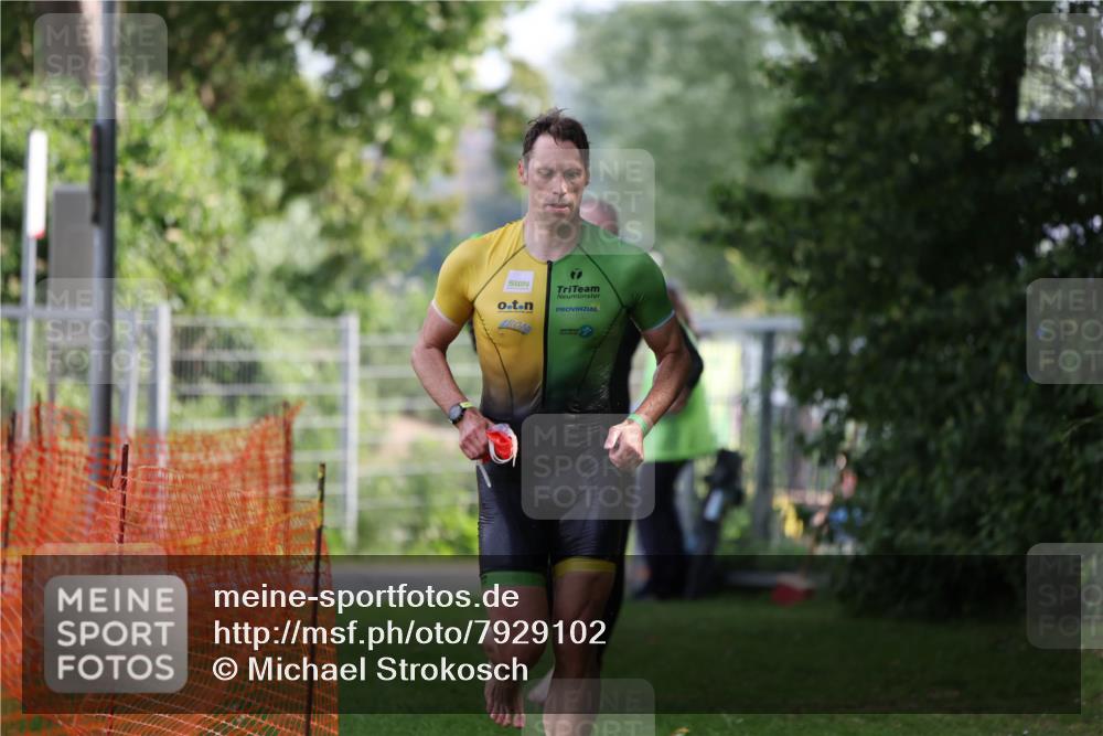 15.06.2025 - 7 Türme Triathlon Michael Strokosch http://msf.ph/oto/7929102 15.06.2025 09:27:24 Schwimmen 51, 52 meine-sportfotos.de