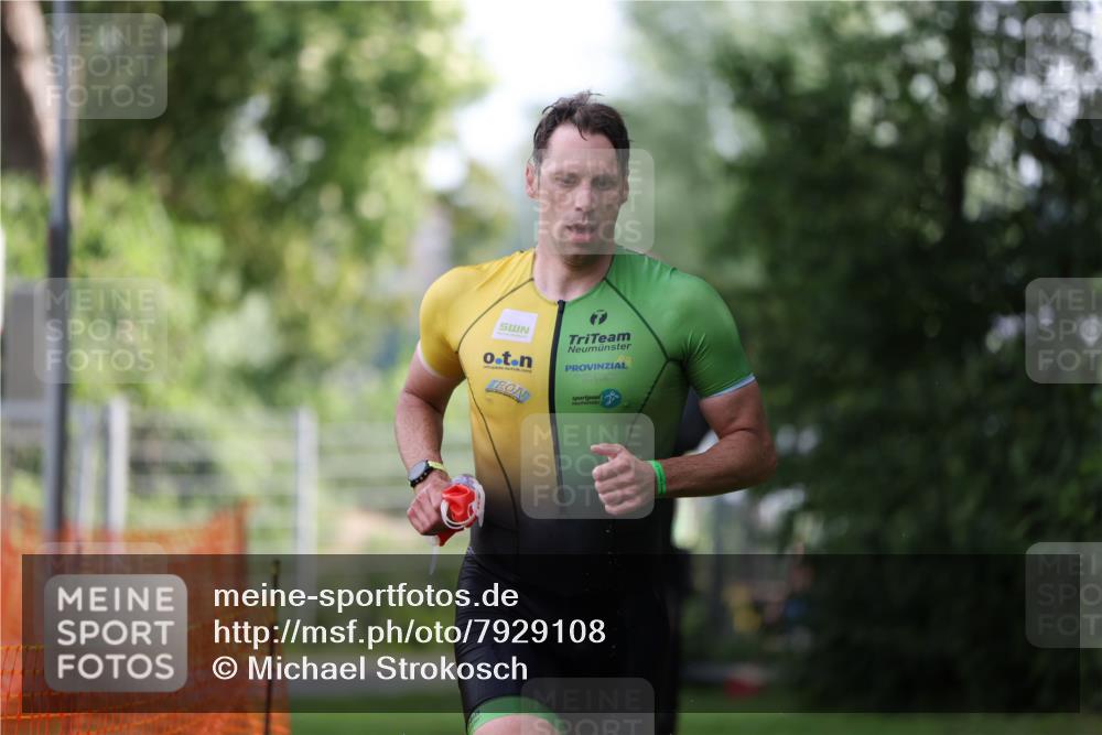 15.06.2025 - 7 Türme Triathlon Michael Strokosch http://msf.ph/oto/7929108 15.06.2025 09:27:26 Schwimmen 51, 52 meine-sportfotos.de