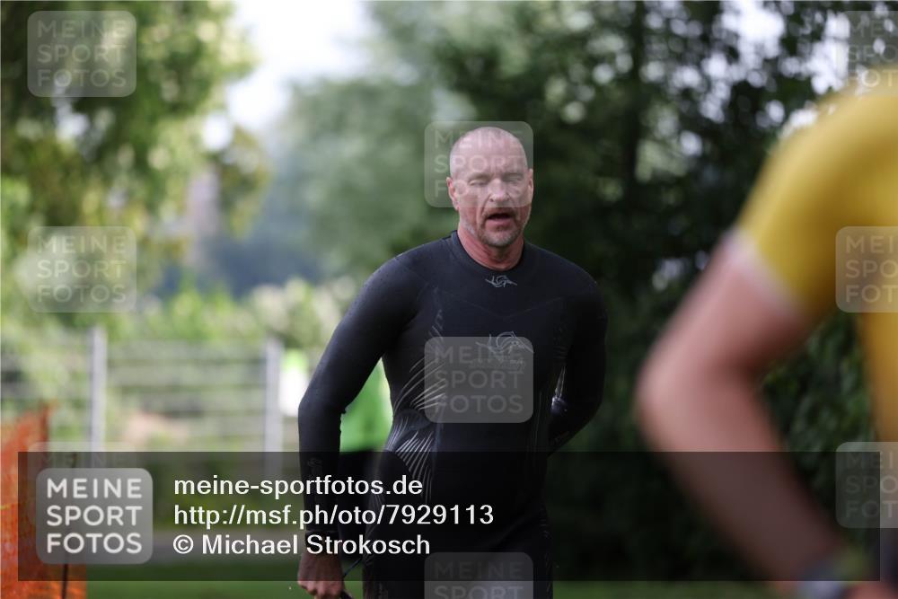 15.06.2025 - 7 Türme Triathlon Michael Strokosch http://msf.ph/oto/7929113 15.06.2025 09:27:28 Schwimmen 51, 52 meine-sportfotos.de