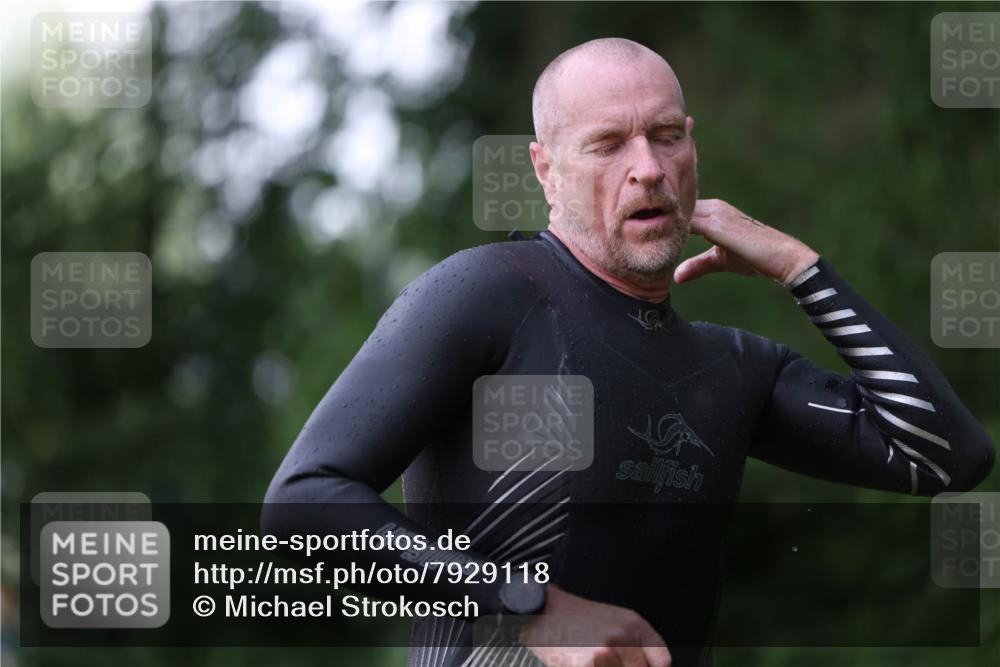 15.06.2025 - 7 Türme Triathlon Michael Strokosch http://msf.ph/oto/7929118 15.06.2025 09:27:29 Schwimmen 51, 52 meine-sportfotos.de