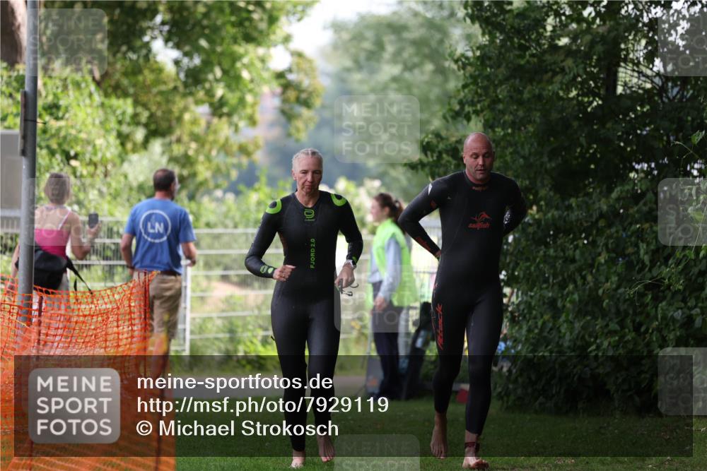 15.06.2025 - 7 Türme Triathlon Michael Strokosch http://msf.ph/oto/7929119 15.06.2025 09:27:55 Schwimmen 129, 131 meine-sportfotos.de