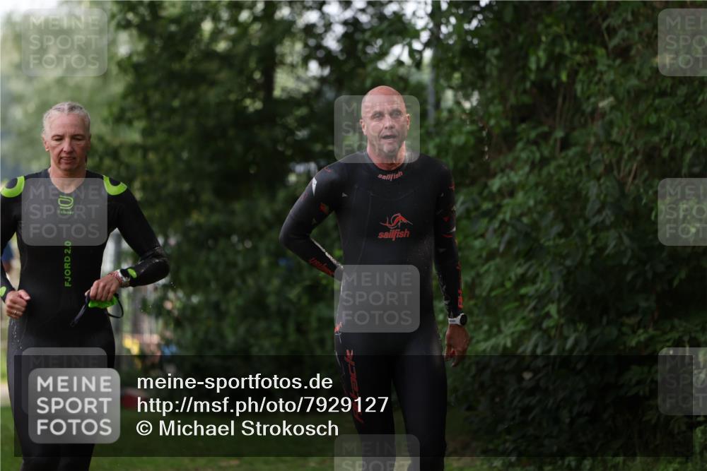 15.06.2025 - 7 Türme Triathlon Michael Strokosch http://msf.ph/oto/7929127 15.06.2025 09:27:58 Schwimmen 129, 131 meine-sportfotos.de