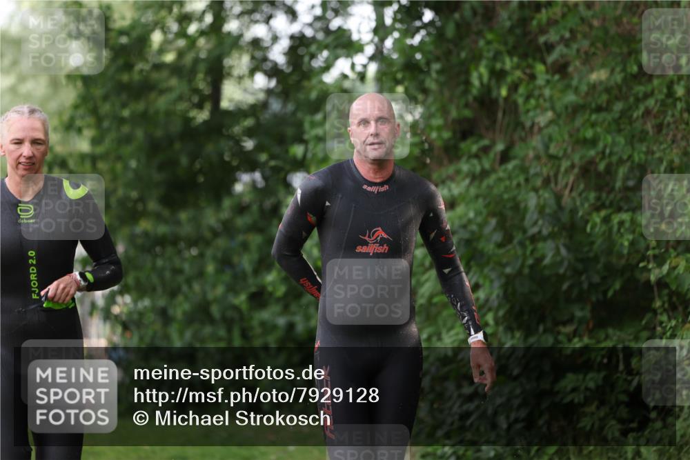 15.06.2025 - 7 Türme Triathlon Michael Strokosch http://msf.ph/oto/7929128 15.06.2025 09:27:58 Schwimmen 129, 131 meine-sportfotos.de