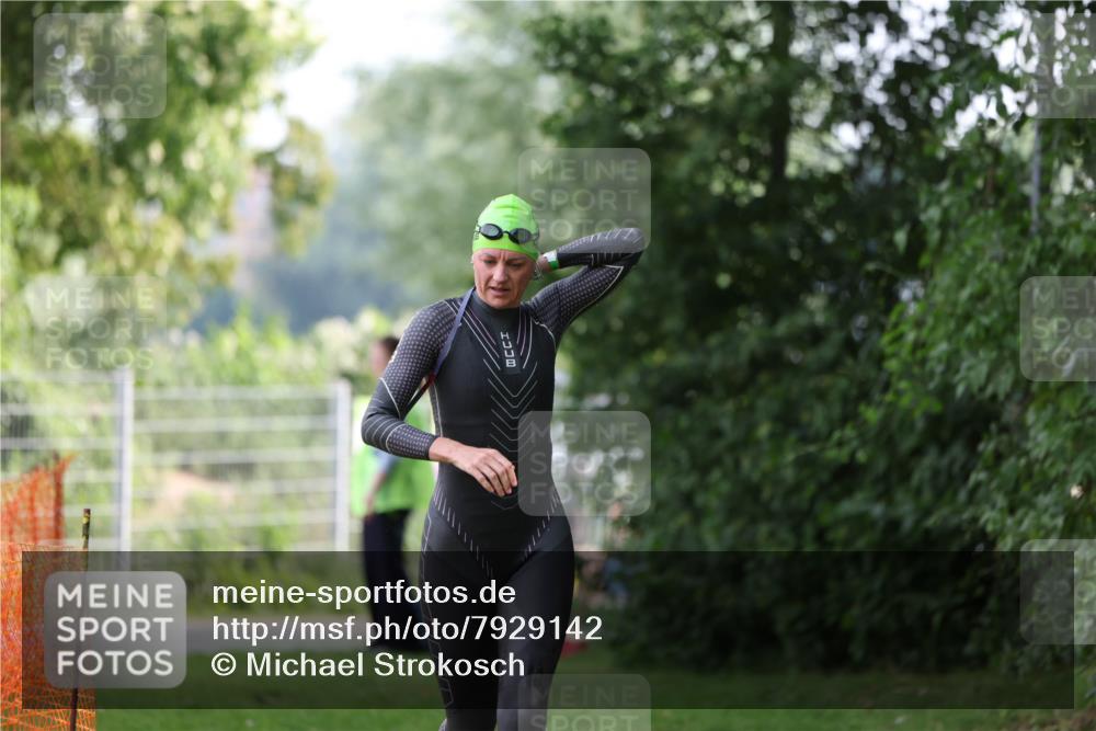 15.06.2025 - 7 Türme Triathlon Michael Strokosch http://msf.ph/oto/7929142 15.06.2025 09:28:51 Schwimmen 132 meine-sportfotos.de