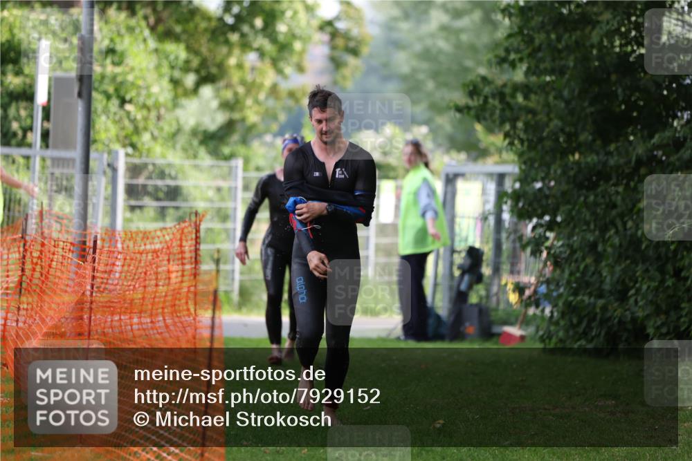 15.06.2025 - 7 Türme Triathlon Michael Strokosch http://msf.ph/oto/7929152 15.06.2025 09:29:12 Schwimmen 154, 155 meine-sportfotos.de