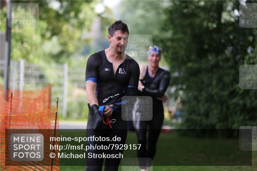 15.06.2025 - 7 Türme Triathlon Michael Strokosch http://msf.ph/oto/7929157 15.06.2025 09:29:15 Schwimmen 154, 155 meine-sportfotos.de