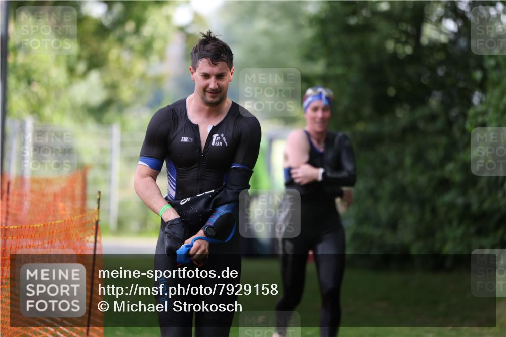 15.06.2025 - 7 Türme Triathlon Michael Strokosch http://msf.ph/oto/7929158 15.06.2025 09:29:15 Schwimmen 154, 155 meine-sportfotos.de