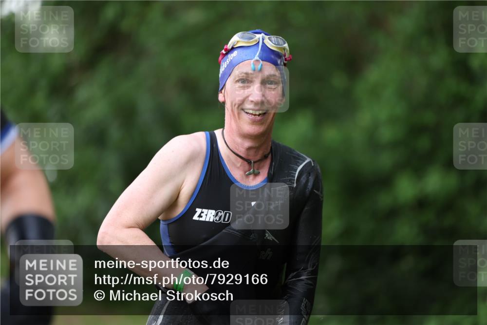 15.06.2025 - 7 Türme Triathlon Michael Strokosch http://msf.ph/oto/7929166 15.06.2025 09:29:18 Schwimmen 154, 155 meine-sportfotos.de