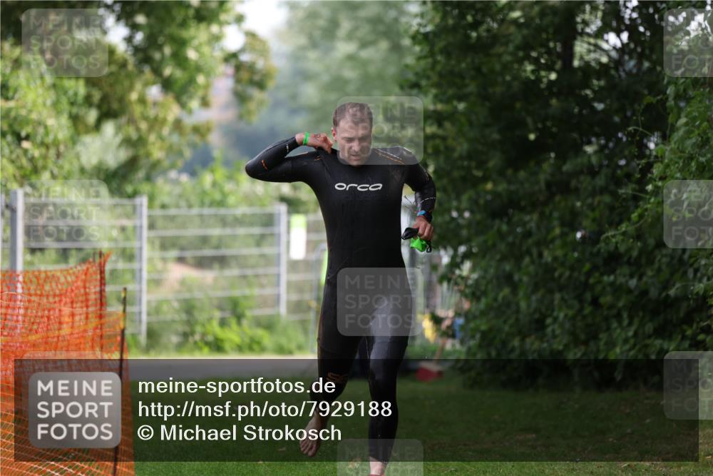 15.06.2025 - 7 Türme Triathlon Michael Strokosch http://msf.ph/oto/7929188 15.06.2025 09:30:49 Schwimmen 21, 22, 23, 24, 25, 156 meine-sportfotos.de