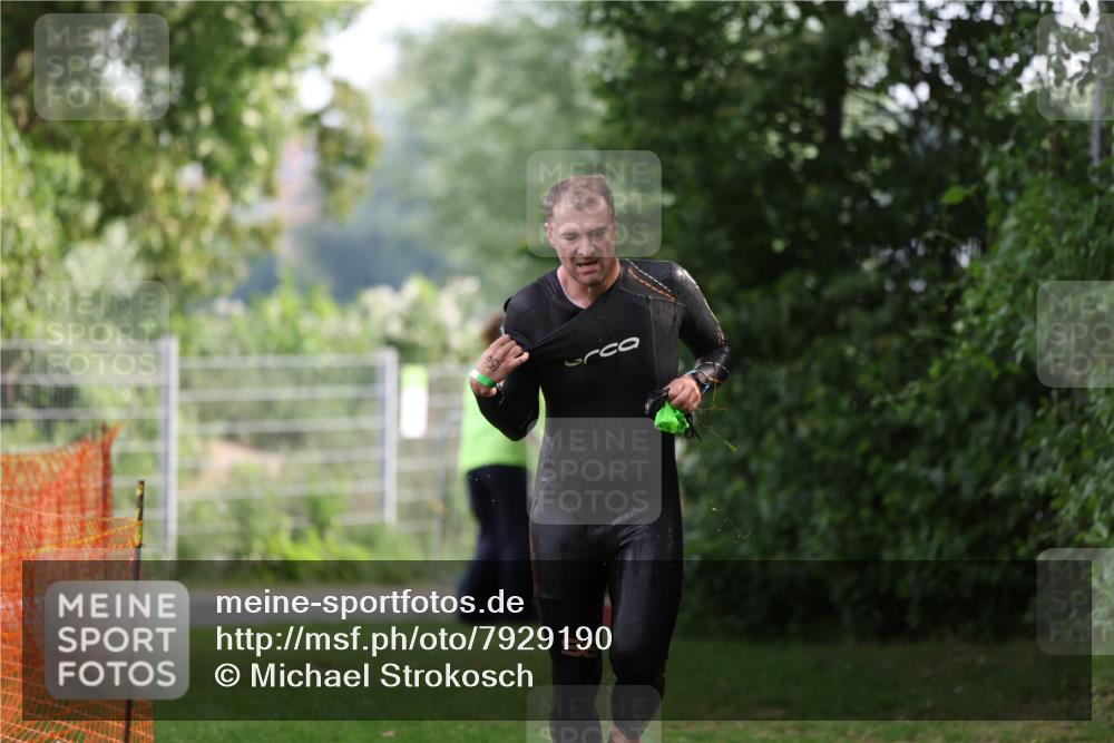 15.06.2025 - 7 Türme Triathlon Michael Strokosch http://msf.ph/oto/7929190 15.06.2025 09:30:50 Schwimmen 21, 22, 23, 24, 25, 156 meine-sportfotos.de