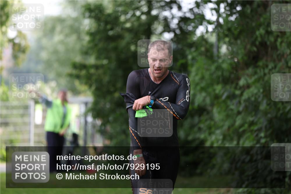 15.06.2025 - 7 Türme Triathlon Michael Strokosch http://msf.ph/oto/7929195 15.06.2025 09:30:51 Schwimmen 21, 22, 23, 24, 25, 156 meine-sportfotos.de