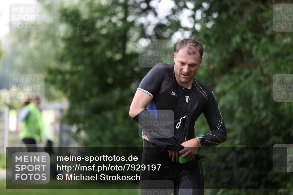 15.06.2025 - 7 Türme Triathlon Michael Strokosch http://msf.ph/oto/7929197 15.06.2025 09:30:51 Schwimmen 21, 22, 23, 24, 25, 156 meine-sportfotos.de