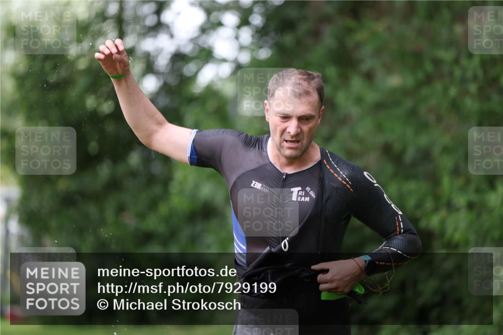 15.06.2025 - 7 Türme Triathlon Michael Strokosch http://msf.ph/oto/7929199 15.06.2025 09:30:52 Schwimmen 21, 22, 23, 24, 25, 156 meine-sportfotos.de