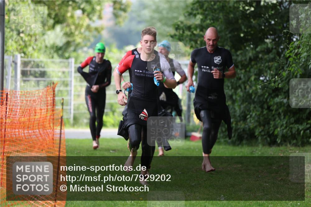 15.06.2025 - 7 Türme Triathlon Michael Strokosch http://msf.ph/oto/7929202 15.06.2025 09:30:58 Schwimmen 21, 22, 23, 24, 25, 156 meine-sportfotos.de