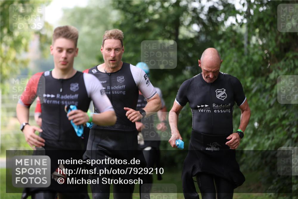 15.06.2025 - 7 Türme Triathlon Michael Strokosch http://msf.ph/oto/7929210 15.06.2025 09:31:00 Schwimmen 21, 22, 23, 24, 25, 156 meine-sportfotos.de