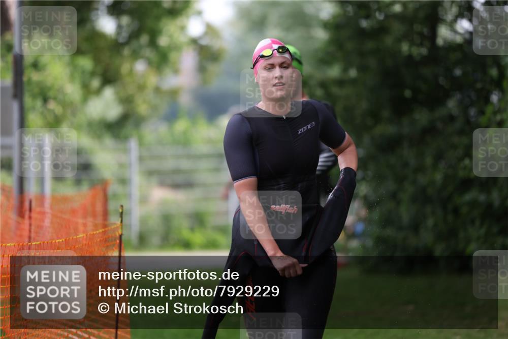 15.06.2025 - 7 Türme Triathlon Michael Strokosch http://msf.ph/oto/7929229 15.06.2025 09:32:02 Schwimmen 130, 133, 134, 135 meine-sportfotos.de