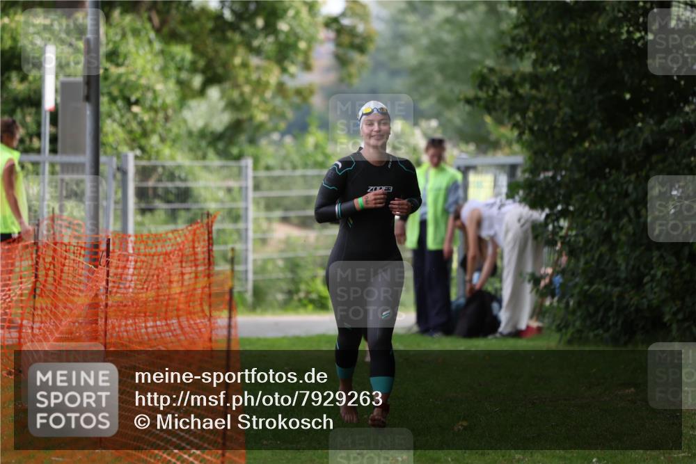 15.06.2025 - 7 Türme Triathlon Michael Strokosch http://msf.ph/oto/7929263 15.06.2025 09:33:39 Schwimmen 126, 139, 140 meine-sportfotos.de