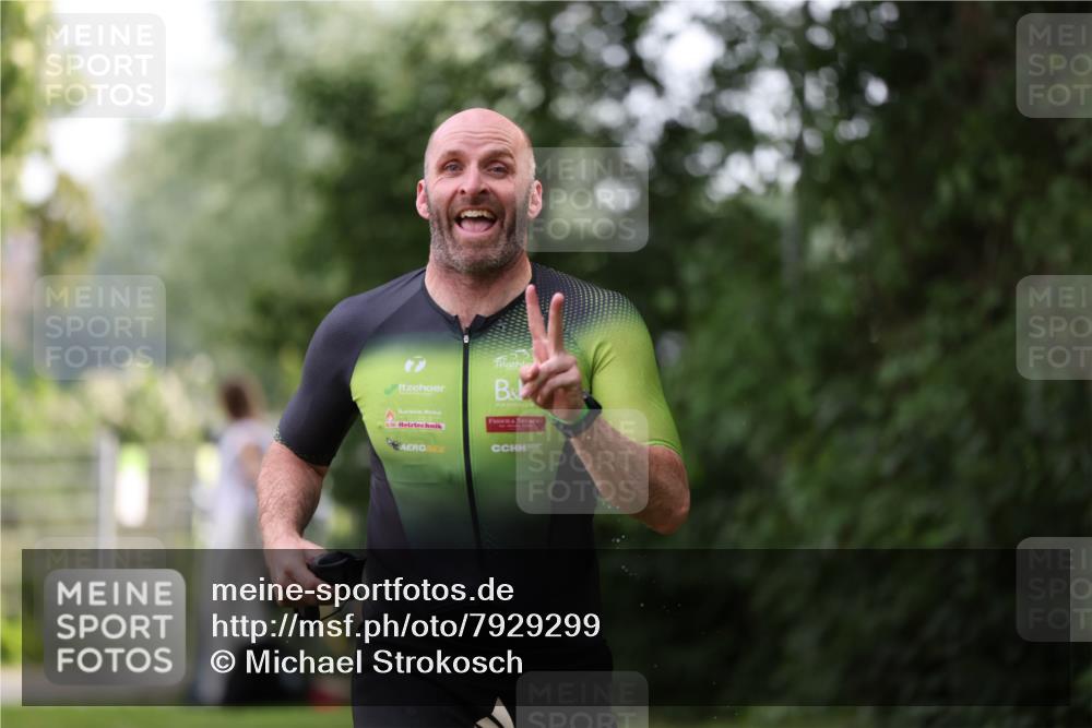 15.06.2025 - 7 Türme Triathlon Michael Strokosch http://msf.ph/oto/7929299 15.06.2025 09:34:17 Schwimmen 145, 146, 147, 148 meine-sportfotos.de