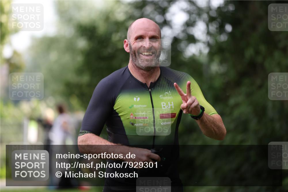 15.06.2025 - 7 Türme Triathlon Michael Strokosch http://msf.ph/oto/7929301 15.06.2025 09:34:17 Schwimmen 145, 146, 147, 148 meine-sportfotos.de