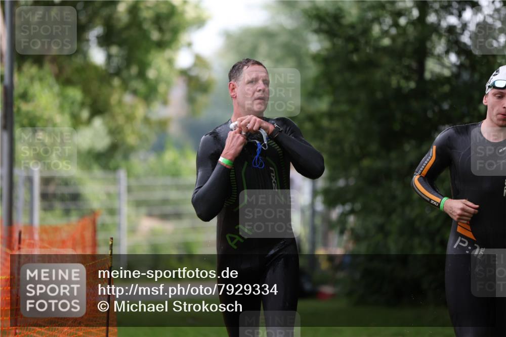 15.06.2025 - 7 Türme Triathlon Michael Strokosch http://msf.ph/oto/7929334 15.06.2025 09:34:41 Schwimmen 137, 138, 145, 146 meine-sportfotos.de