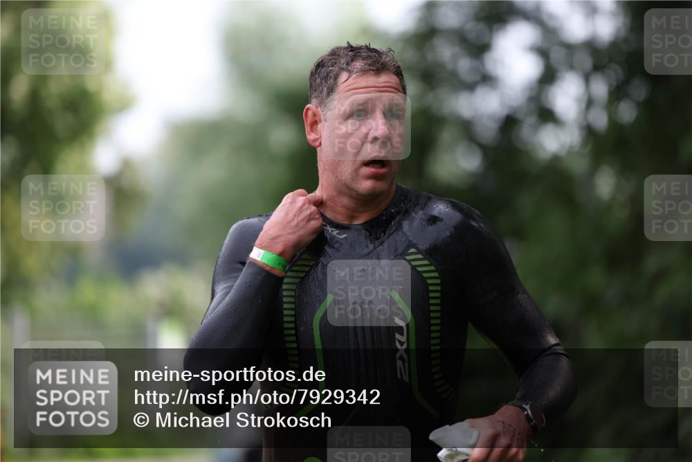 15.06.2025 - 7 Türme Triathlon Michael Strokosch http://msf.ph/oto/7929342 15.06.2025 09:34:43 Schwimmen 137, 138, 146 meine-sportfotos.de