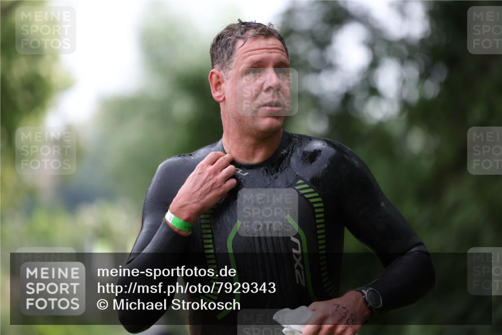 15.06.2025 - 7 Türme Triathlon Michael Strokosch http://msf.ph/oto/7929343 15.06.2025 09:34:43 Schwimmen 137, 138, 146 meine-sportfotos.de
