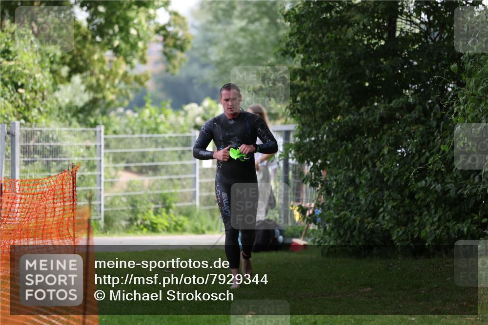 15.06.2025 - 7 Türme Triathlon Michael Strokosch http://msf.ph/oto/7929344 15.06.2025 09:35:04 Schwimmen 125 meine-sportfotos.de