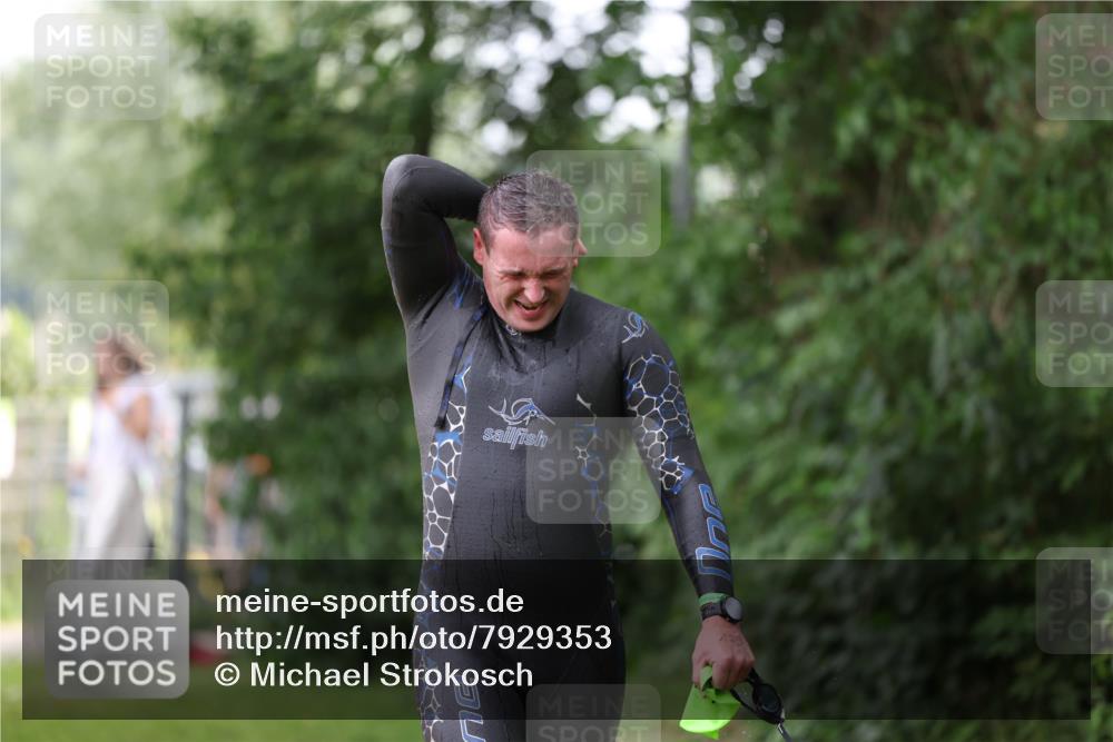 15.06.2025 - 7 Türme Triathlon Michael Strokosch http://msf.ph/oto/7929353 15.06.2025 09:35:09 Schwimmen 125 meine-sportfotos.de