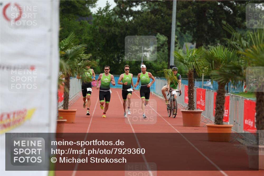15.06.2025 - 7 Türme Triathlon Michael Strokosch http://msf.ph/oto/7929360 15.06.2025 10:06:03 Ziel  meine-sportfotos.de