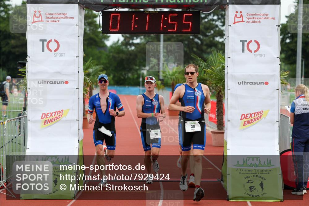 15.06.2025 - 7 Türme Triathlon Michael Strokosch http://msf.ph/oto/7929424 15.06.2025 10:11:56 Ziel 26, 27, 29, 30 meine-sportfotos.de